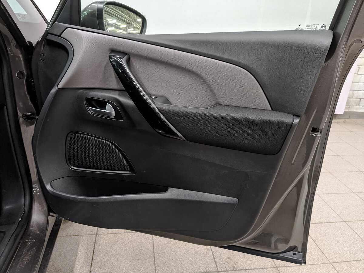 Citroen C4 Picasso с пробегом — 2017 год. Фото: #21