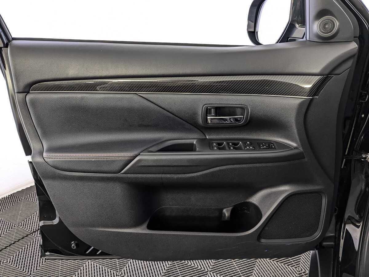 Mitsubishi Outlander с пробегом — 2021 год. Фото: #18