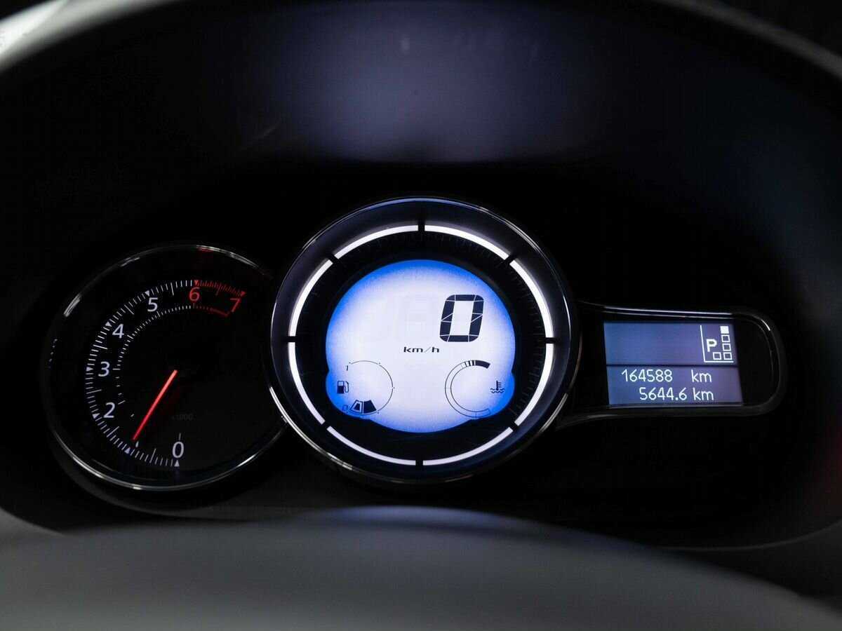 Renault Fluence с пробегом — 2013 год. Фото: #16