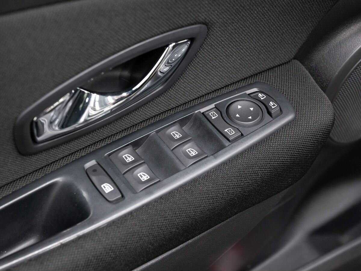 Renault Fluence с пробегом — 2013 год. Фото: #17