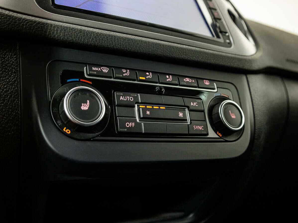 Volkswagen Tiguan с пробегом — 2015 год. Фото: #14