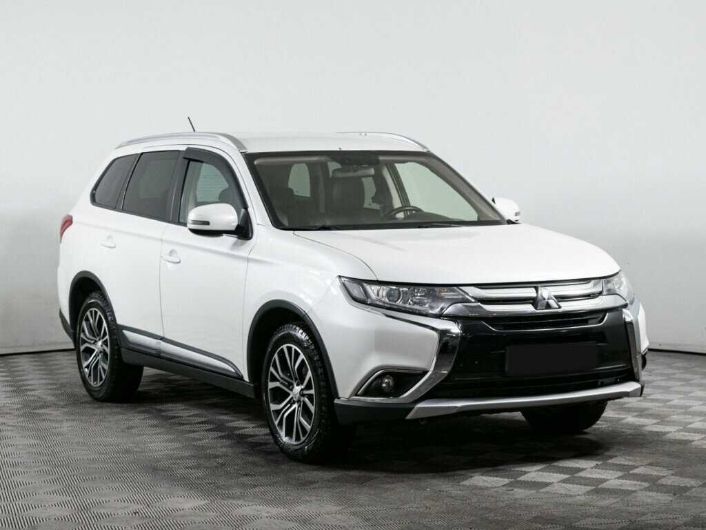 Mitsubishi Outlander с пробегом — 2015 год. Фото: #2