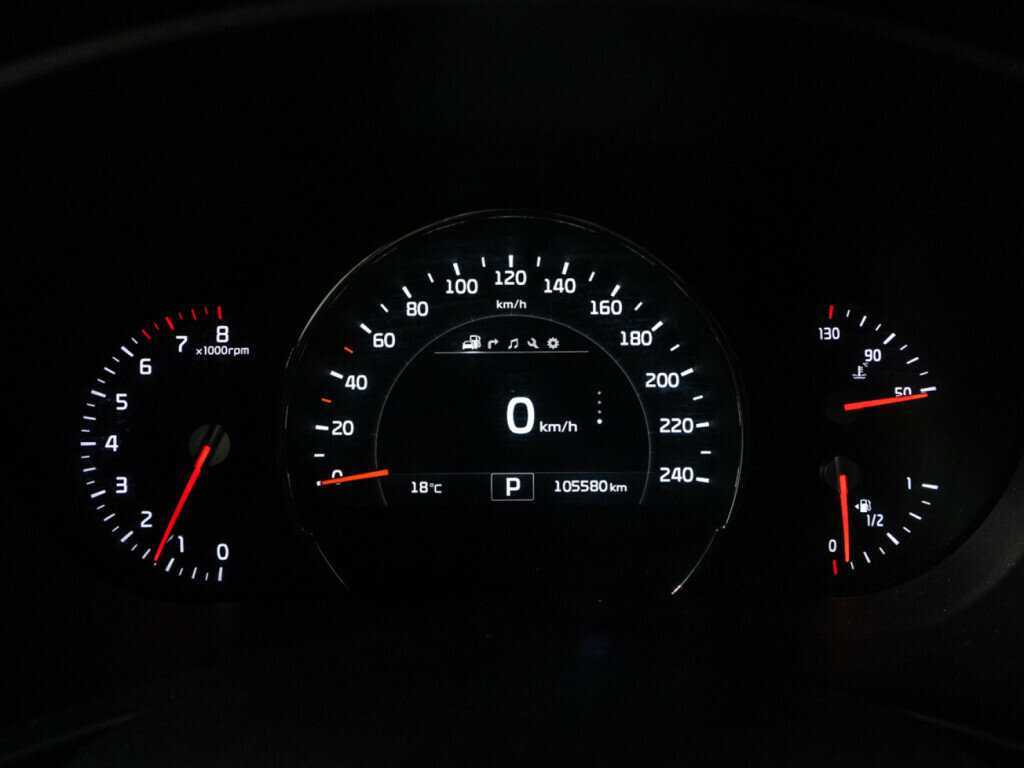 Kia Sorento с пробегом — 2015 год. Фото: #11