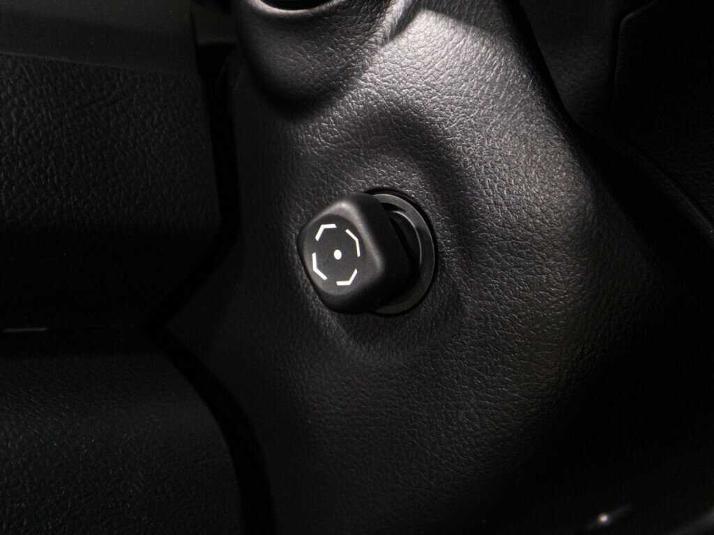 Toyota Camry с пробегом — 2016 год. Фото: #21