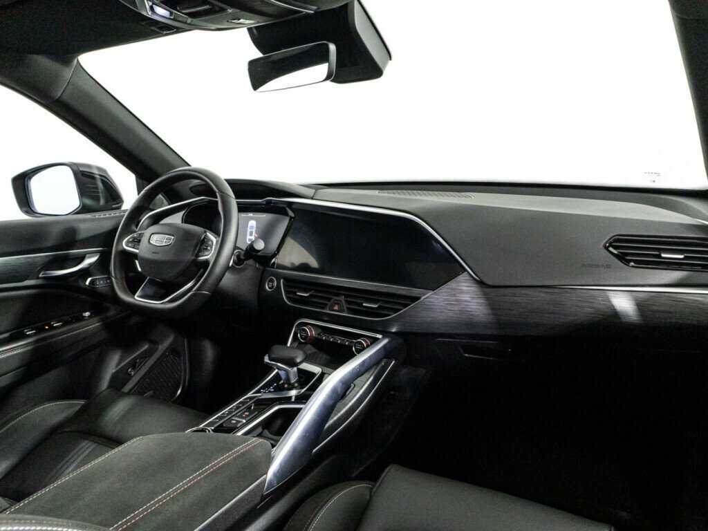 Geely Tugella с пробегом — 2023 год. Фото: #8