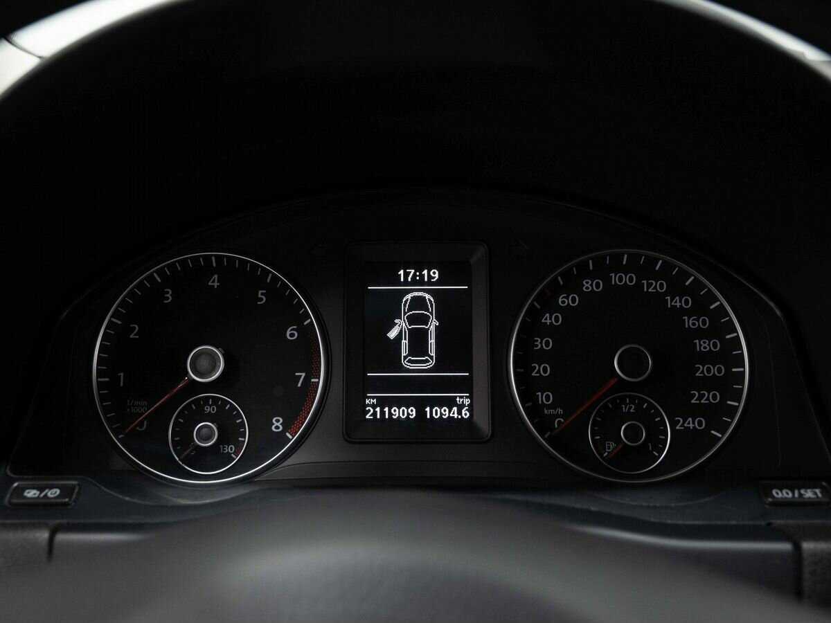 Volkswagen Golf Plus с пробегом — 2013 год. Фото: #15