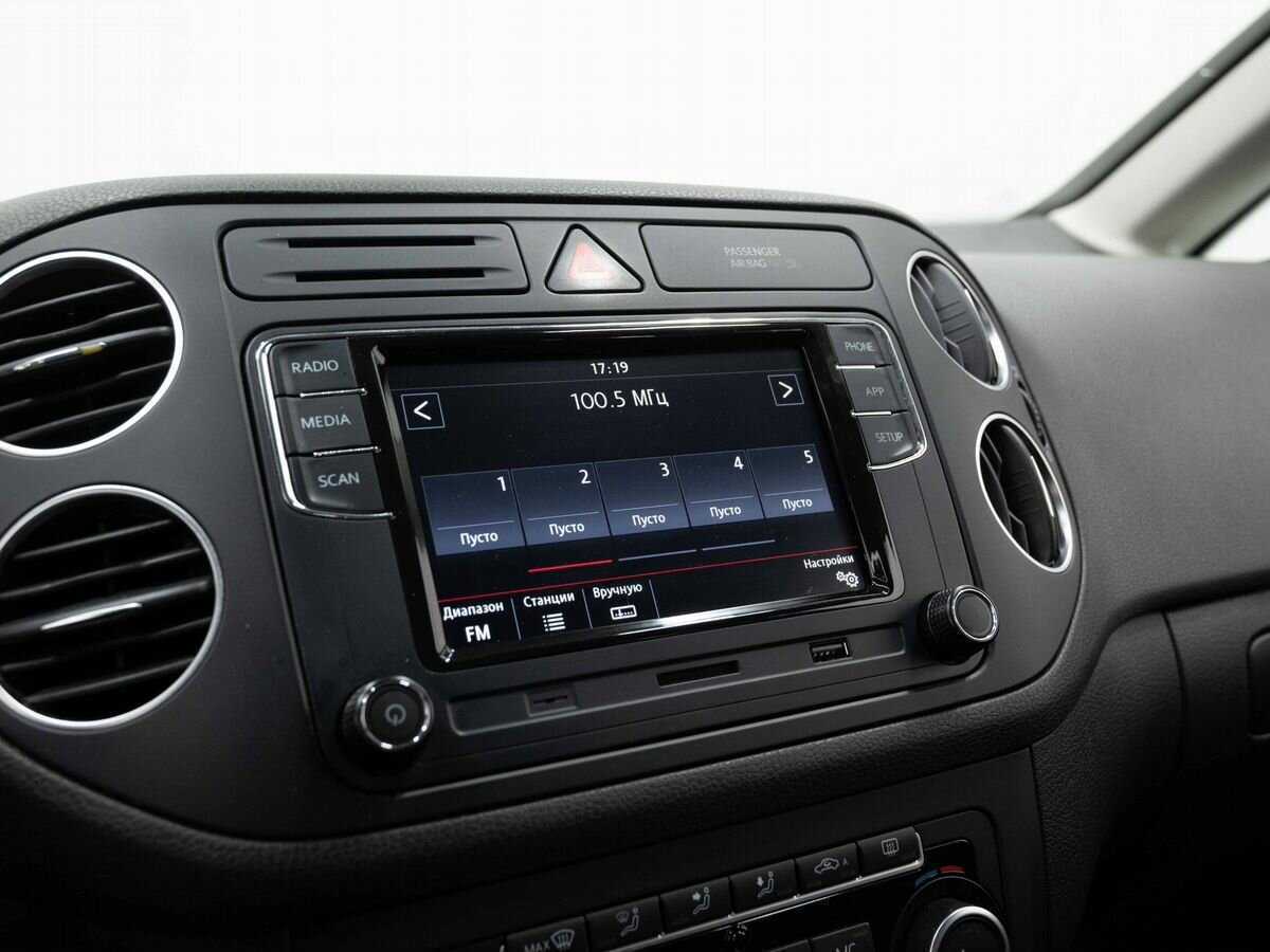 Volkswagen Golf Plus с пробегом — 2013 год. Фото: #19