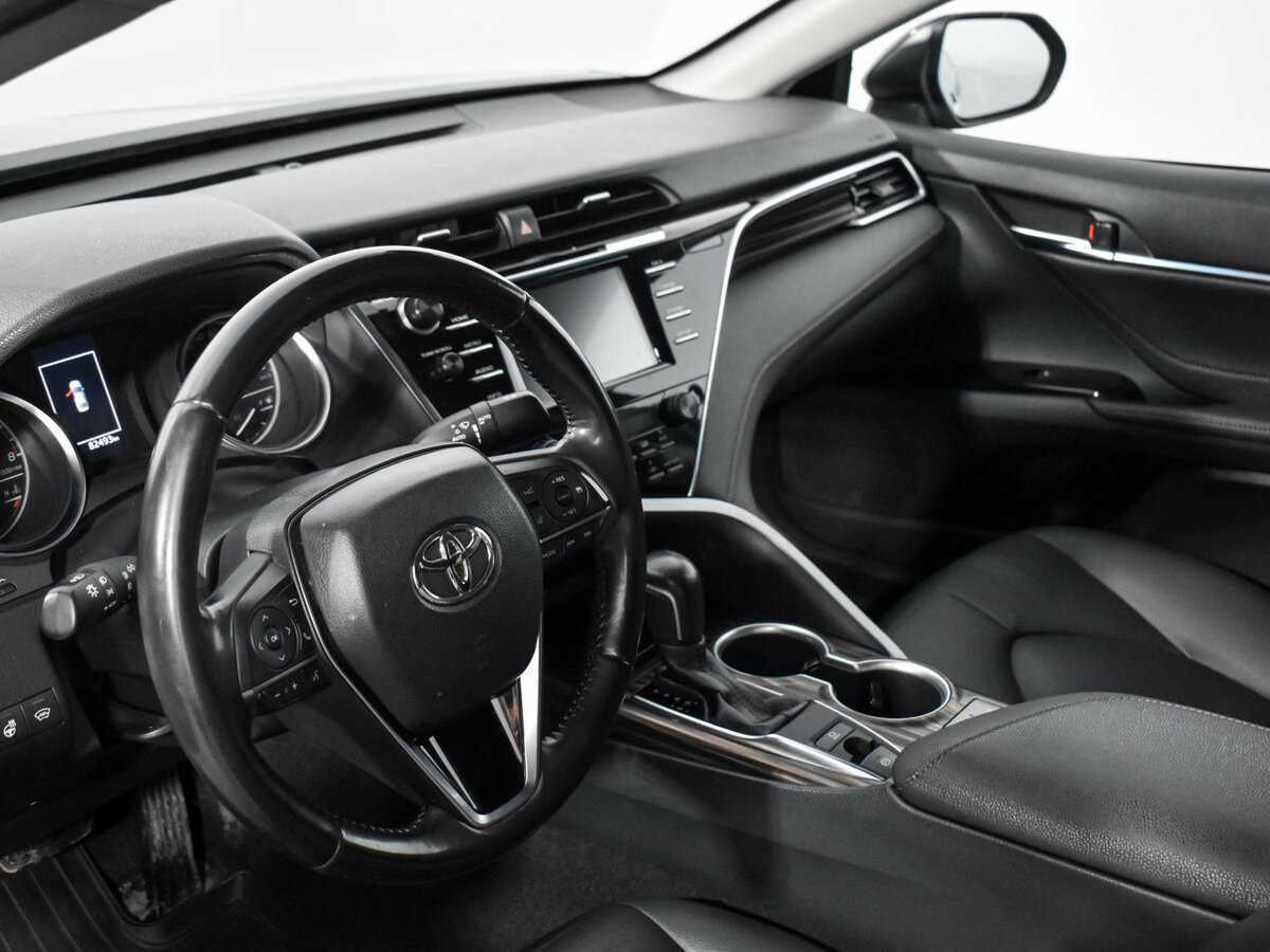 Toyota Camry с пробегом — 2020 год. Фото: #4