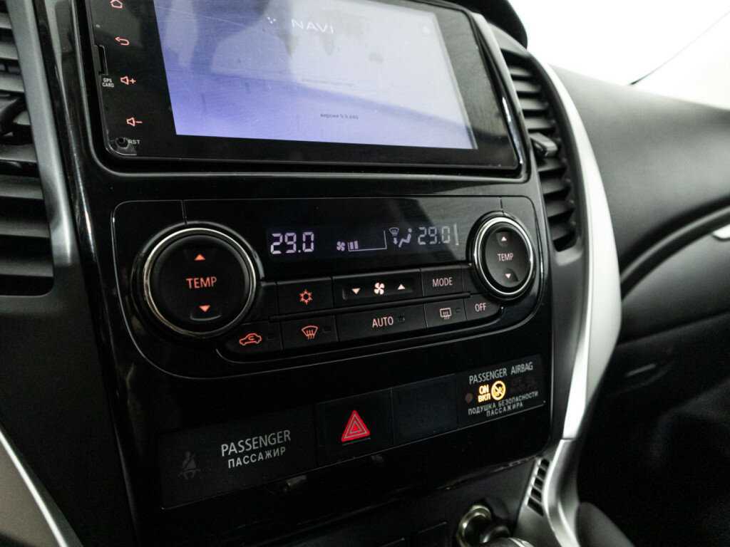 Mitsubishi Pajero Sport с пробегом — 2018 год. Фото: #17