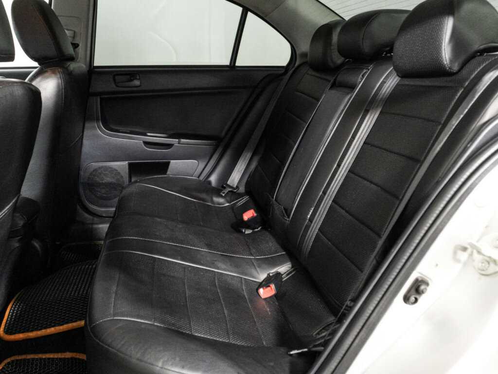 Mitsubishi Lancer с пробегом — 2012 год. Фото: #9