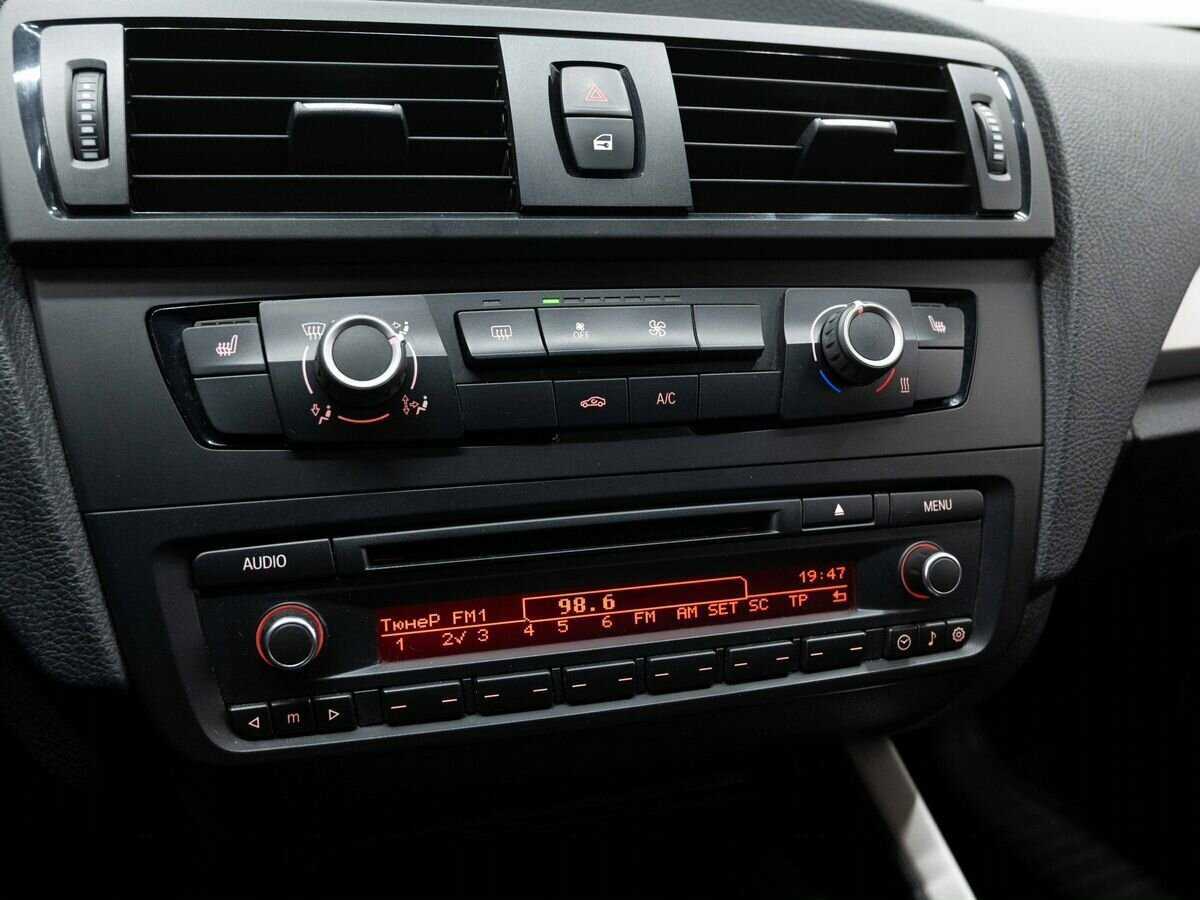 BMW 1 серии с пробегом — 2013 год. Фото: #14