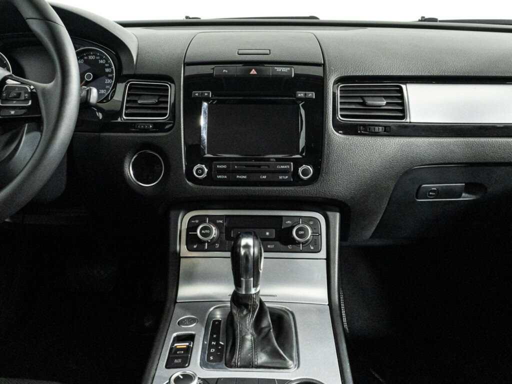 Volkswagen Touareg с пробегом — 2012 год. Фото: #13