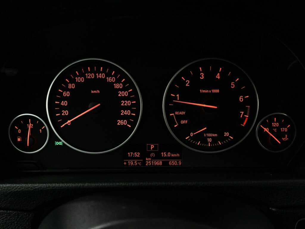 BMW 3 серии с пробегом — 2013 год. Фото: #11