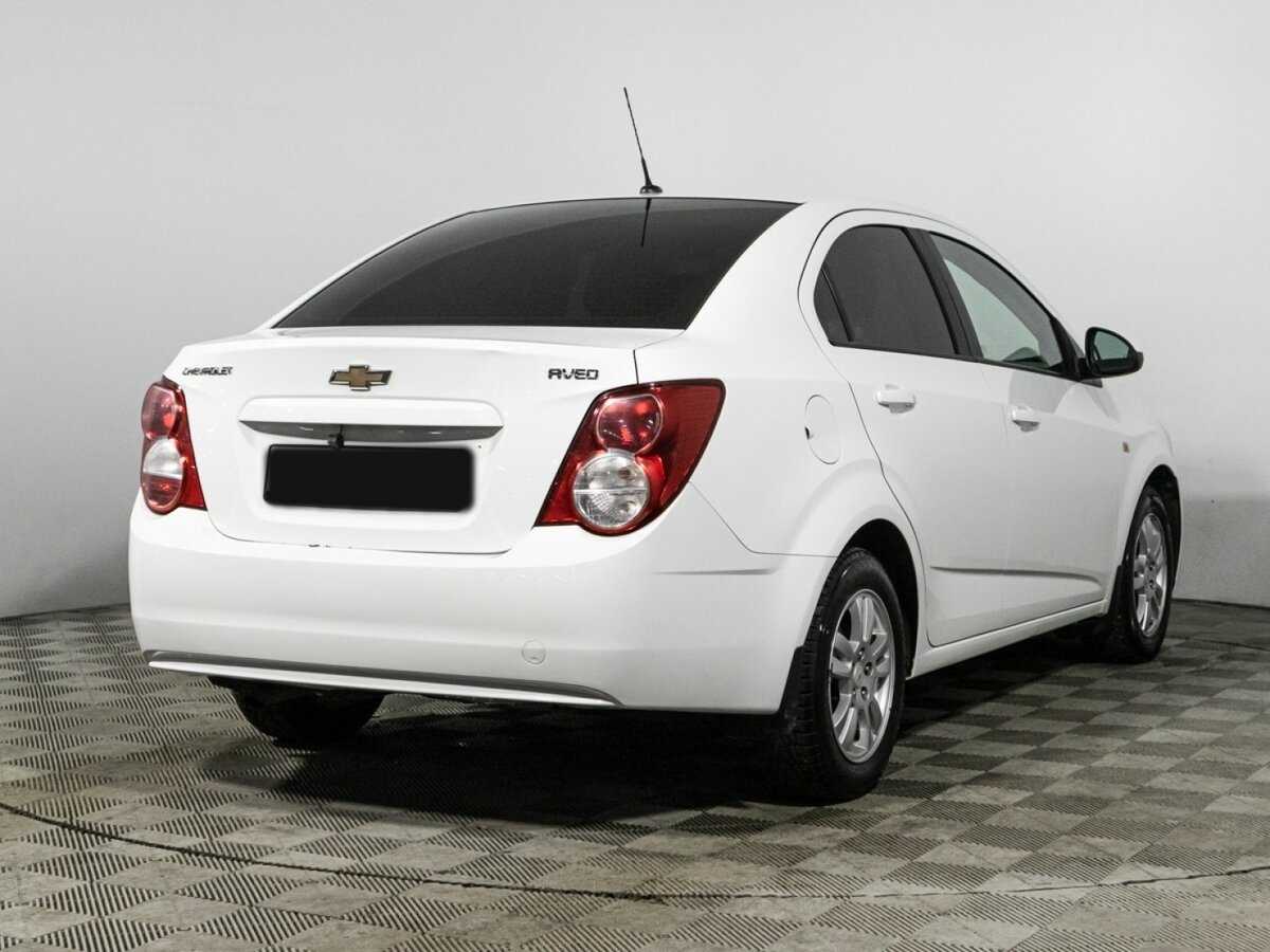 Chevrolet Aveo с пробегом — 2015 год. Фото: #4