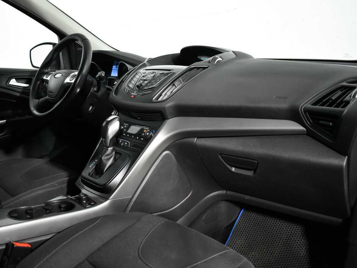 Ford Kuga с пробегом — 2015 год. Фото: #8