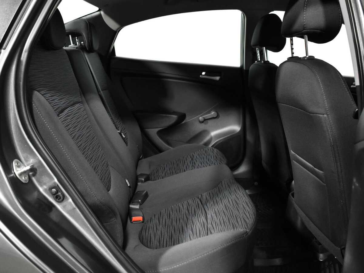 Hyundai Solaris с пробегом — 2016 год. Фото: #9