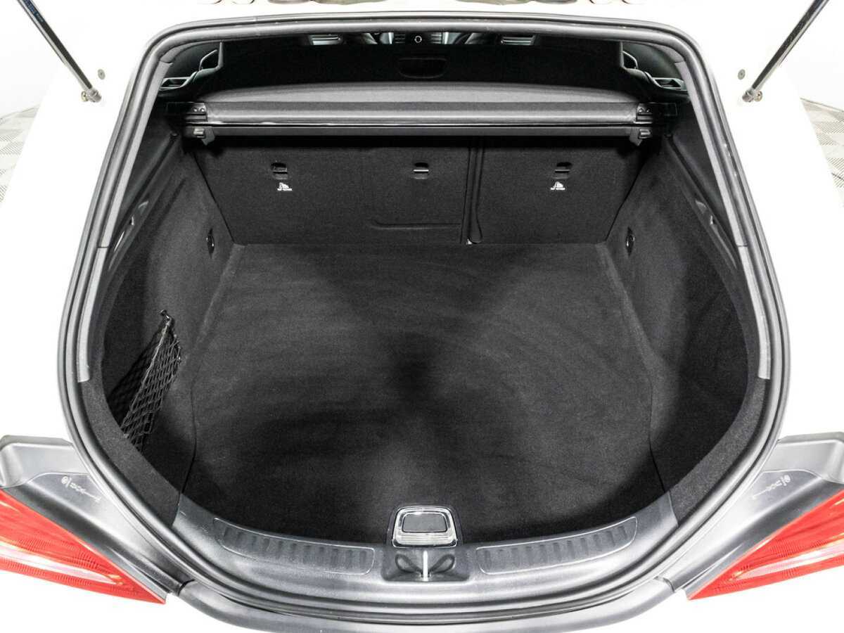 Mercedes-Benz CLA с пробегом — 2015 год. Фото: #14