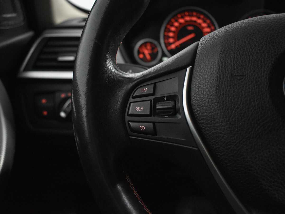 BMW 3 серии с пробегом — 2017 год. Фото: #18