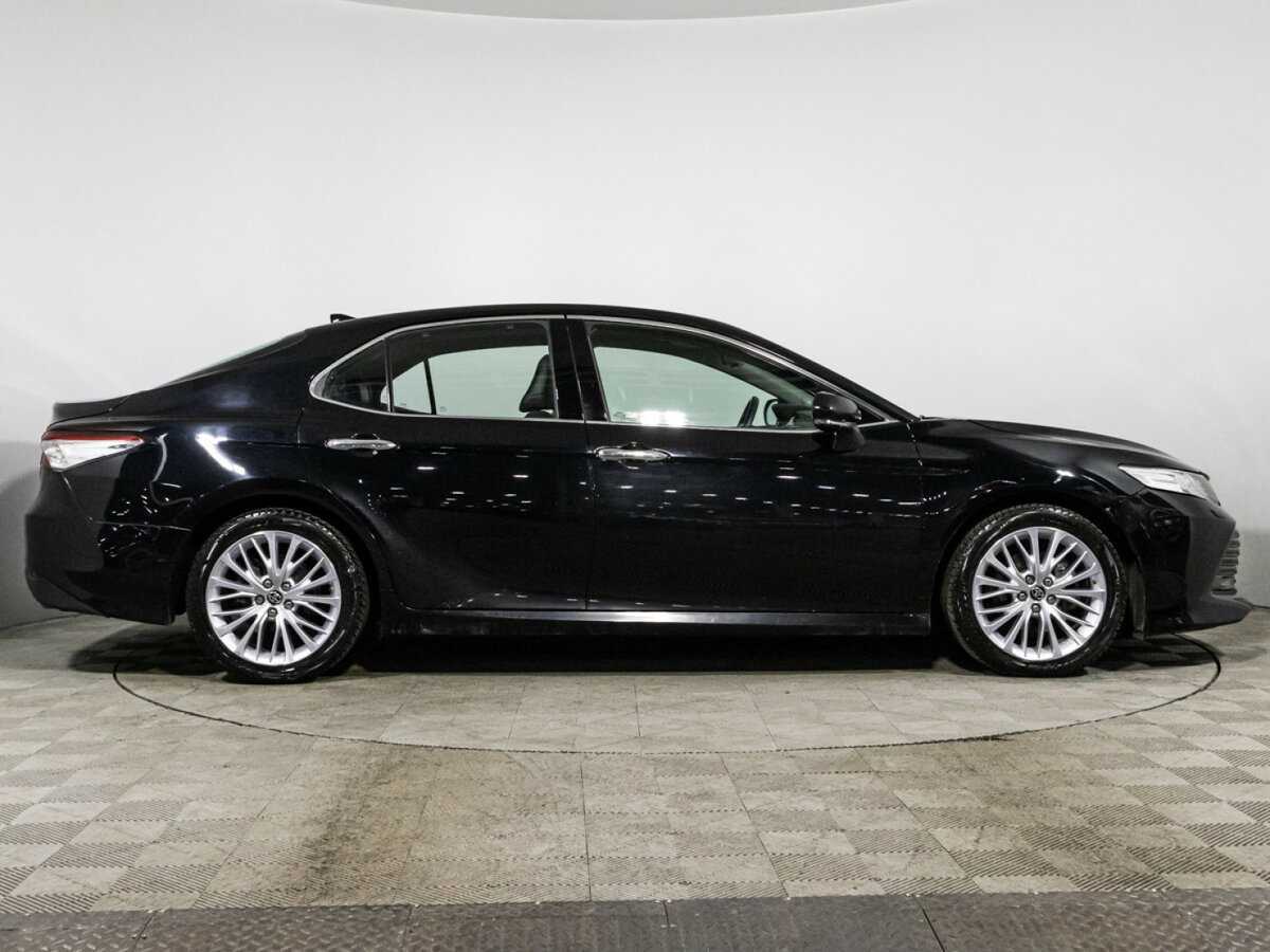 Toyota Camry с пробегом — 2018 год. Фото: #3