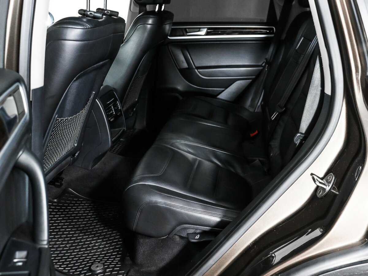 Volkswagen Touareg с пробегом — 2012 год. Фото: #12