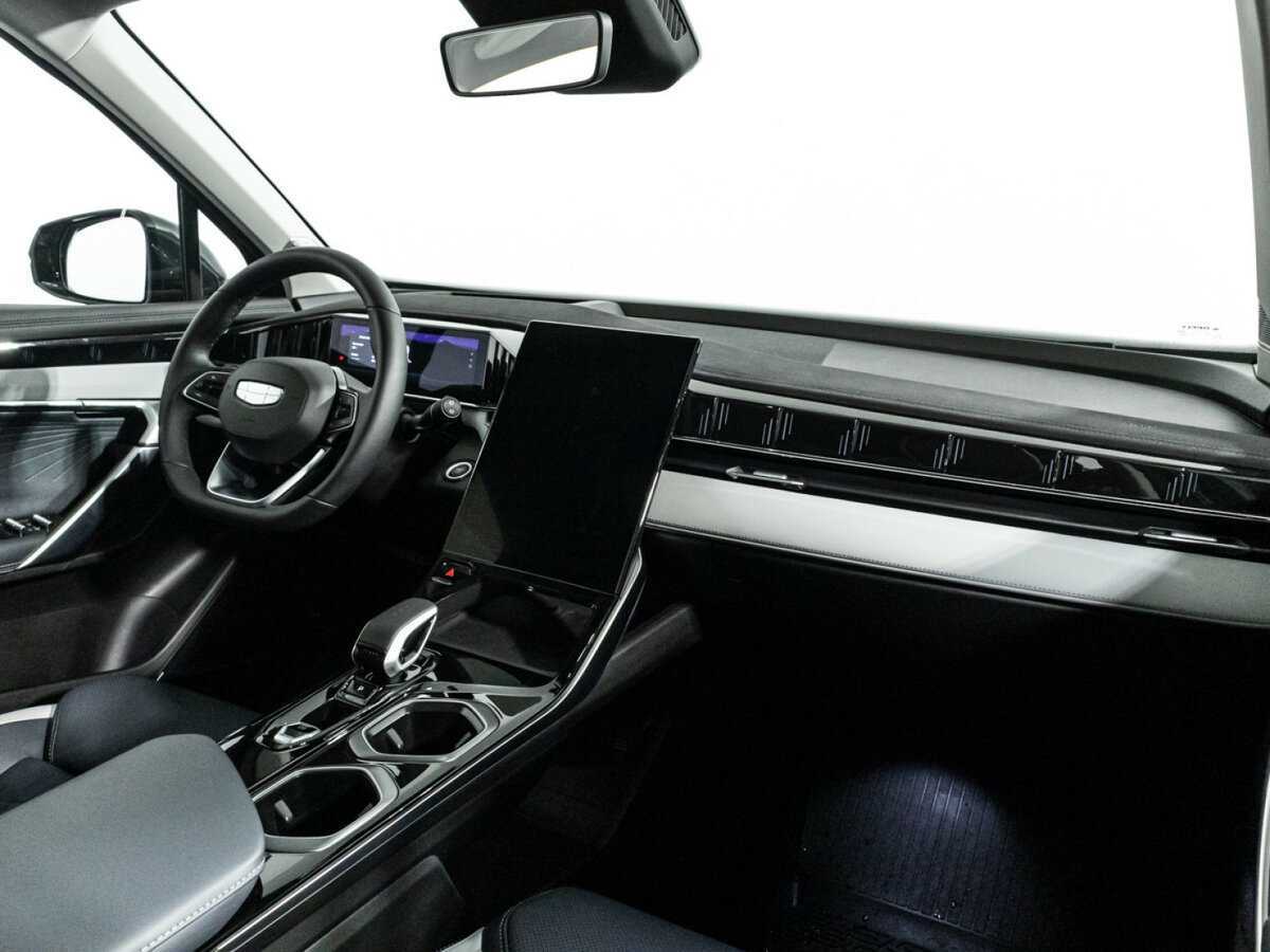 Geely Atlas с пробегом — 2024 год. Фото: #8