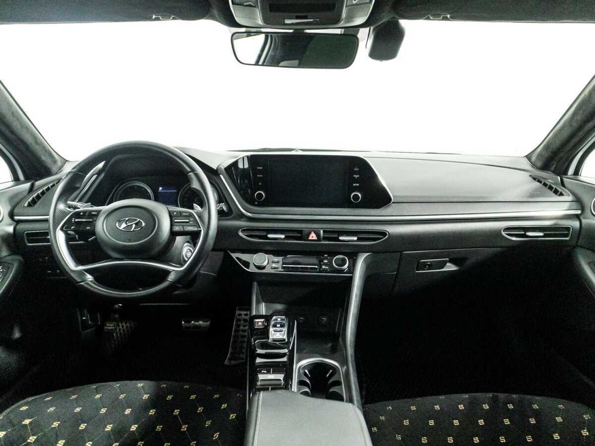 Hyundai Sonata с пробегом — 2021 год. Фото: #12