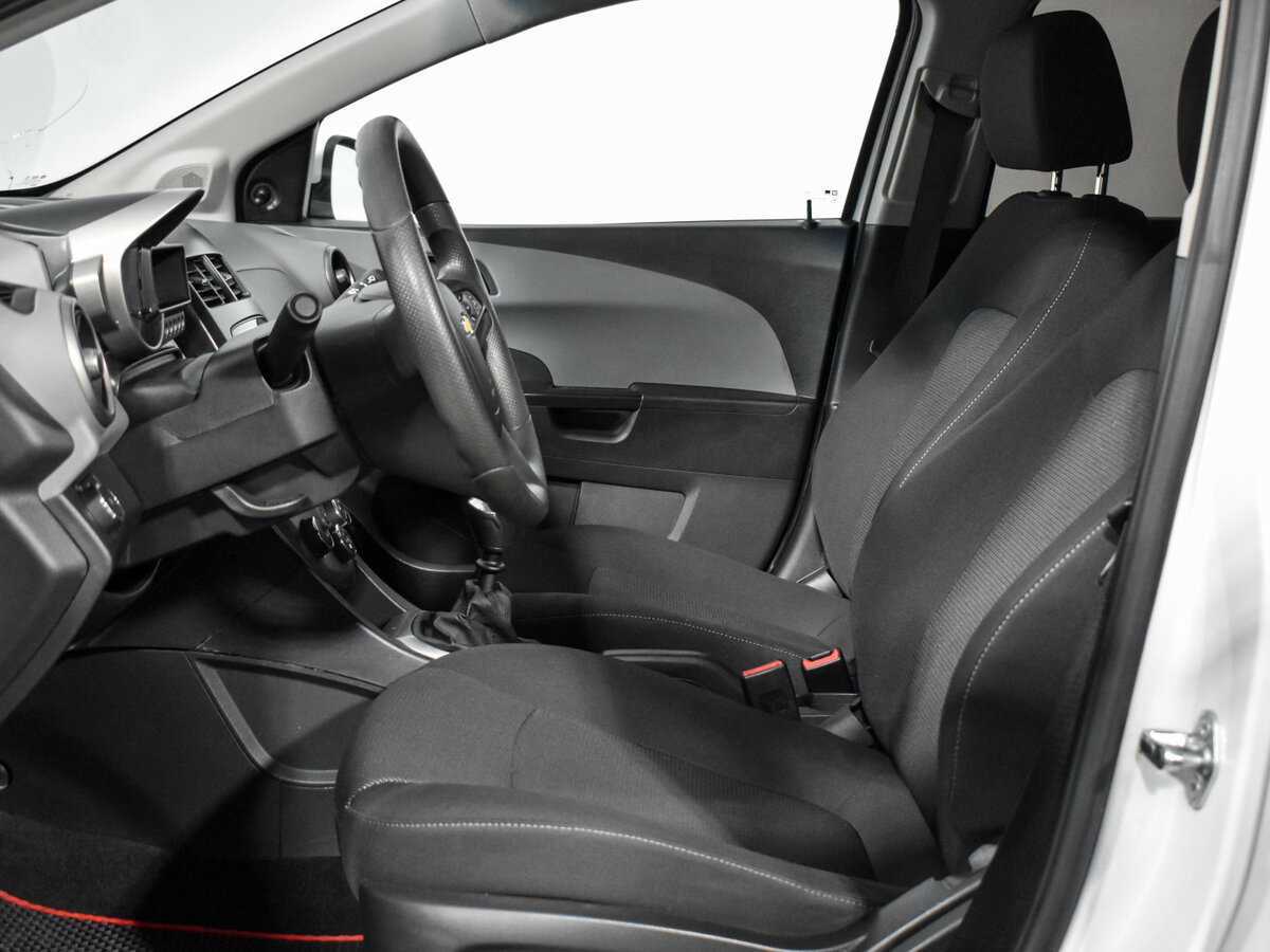 Chevrolet Aveo с пробегом — 2014 год. Фото: #9