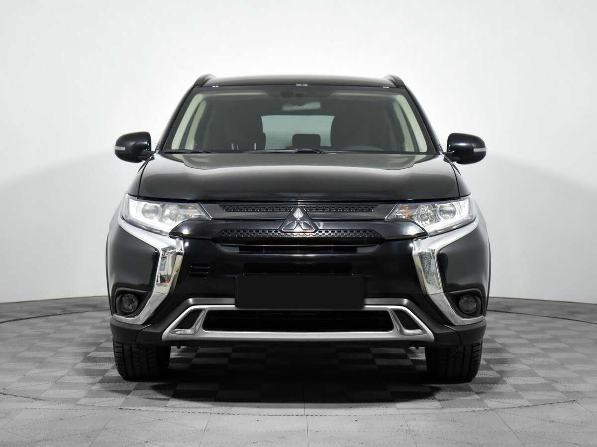 Mitsubishi Outlander с пробегом — 2021 год. Фото: #1