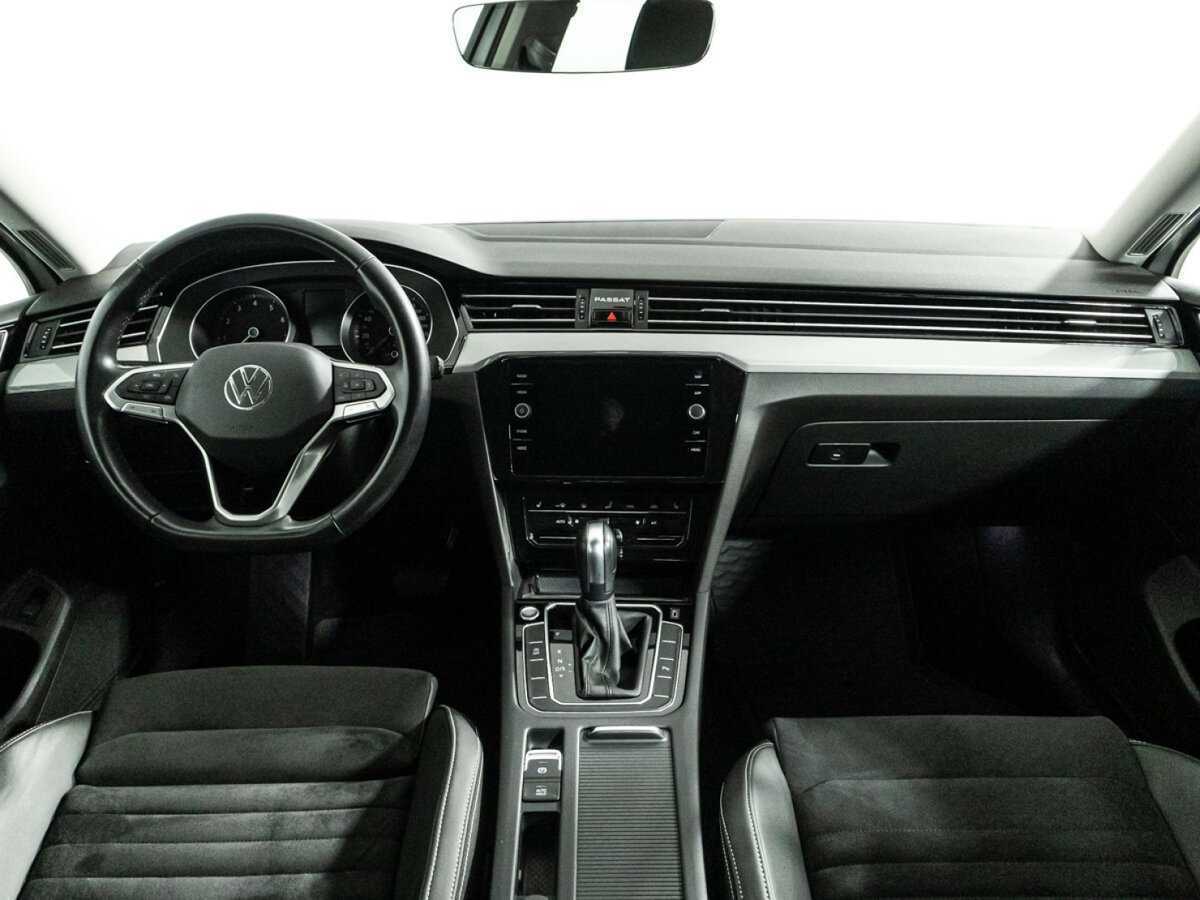Volkswagen Passat с пробегом — 2020 год. Фото: #12