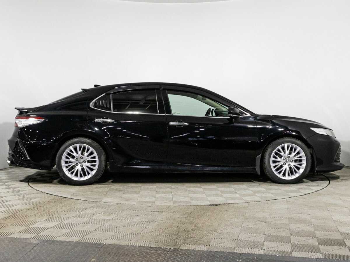 Toyota Camry с пробегом — 2018 год. Фото: #3