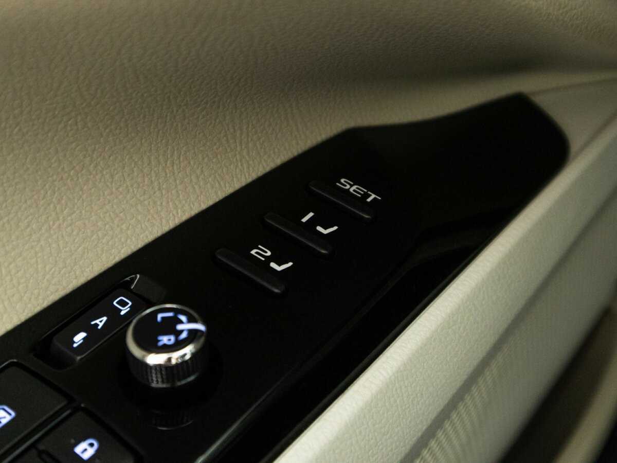 Toyota Camry с пробегом — 2018 год. Фото: #16