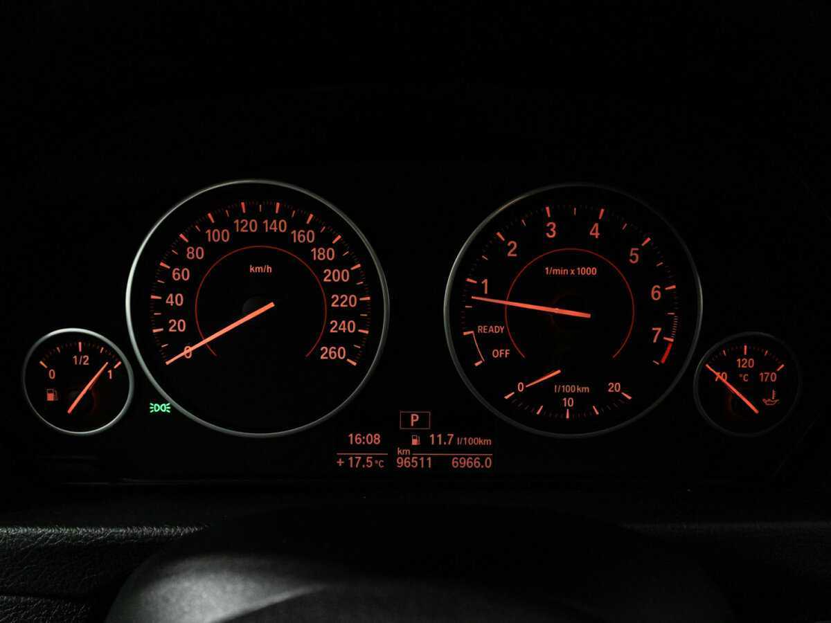 BMW 3 серии с пробегом — 2014 год. Фото: #11