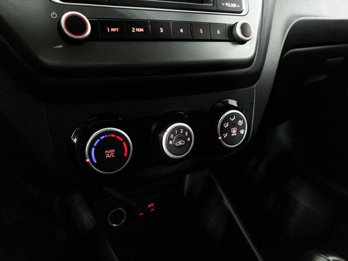 Kia Rio с пробегом — 2017 год. Фото: #15