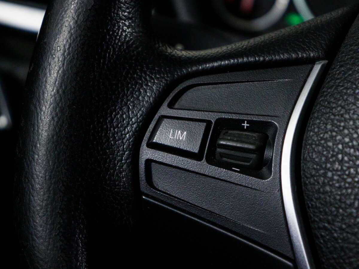 BMW 3 серии с пробегом — 2015 год. Фото: #16