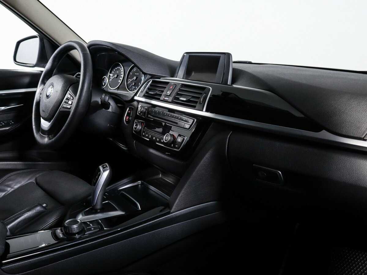 BMW 3 серии с пробегом — 2016 год. Фото: #8