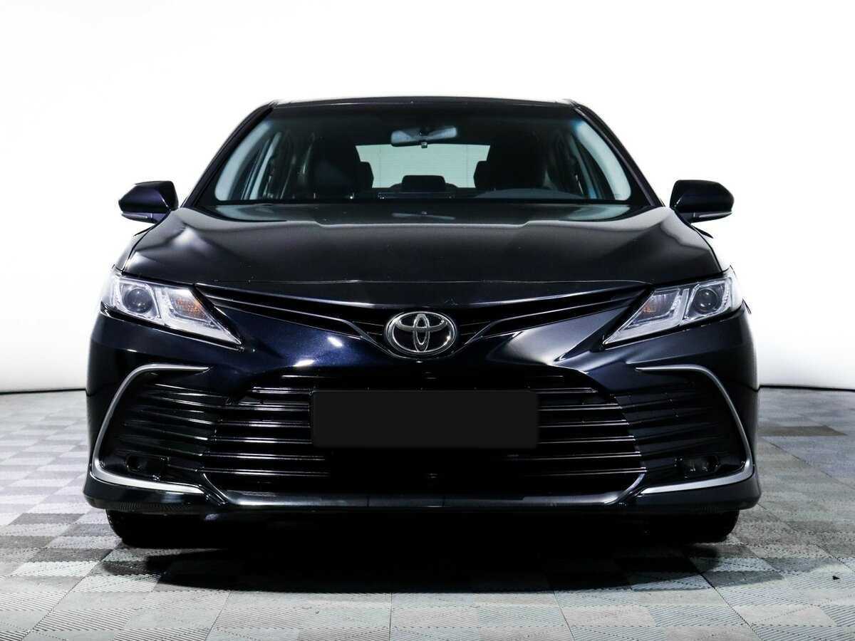 Toyota Camry с пробегом — 2021 год. Фото: #1
