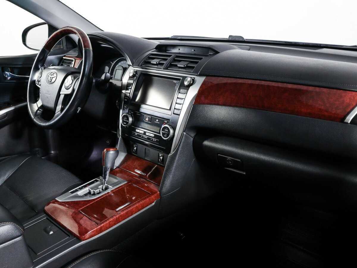 Toyota Camry с пробегом — 2012 год. Фото: #8