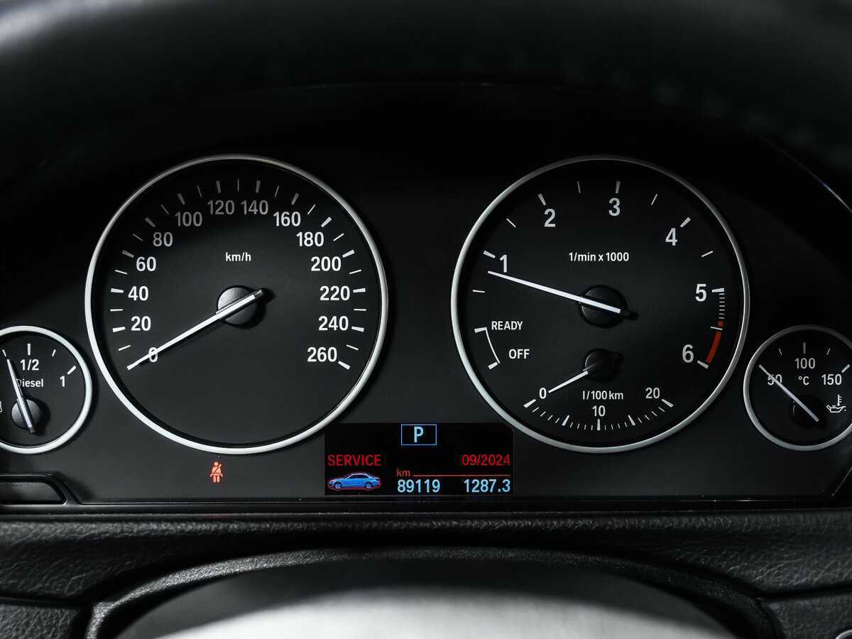 BMW 3 серии с пробегом — 2017 год. Фото: #9