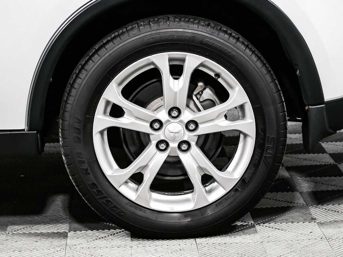 Mitsubishi Outlander с пробегом — 2014 год. Фото: #13