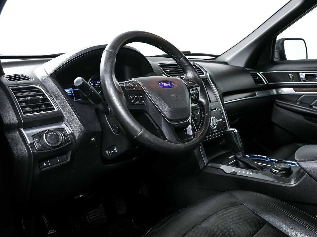 Ford Explorer с пробегом — 2016 год. Фото: #9