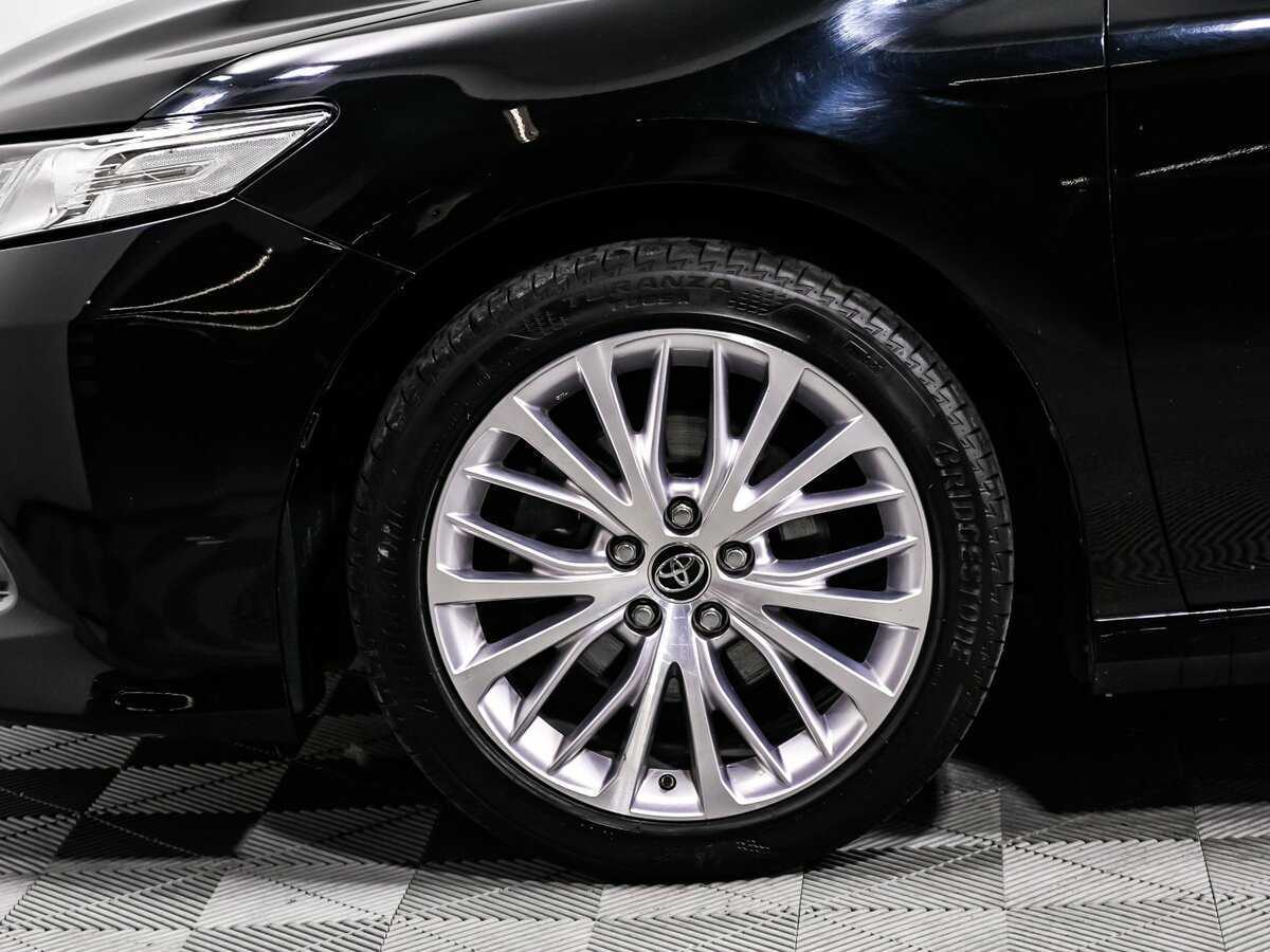 Toyota Camry с пробегом — 2018 год. Фото: #12