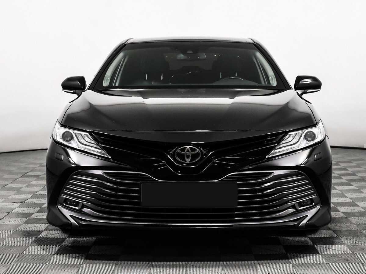 Toyota Camry с пробегом — 2019 год. Фото: #1