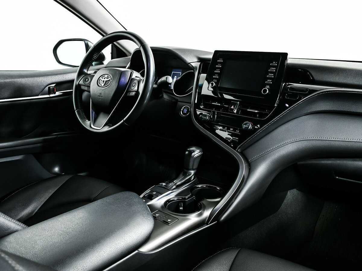 Toyota Camry с пробегом — 2022 год. Фото: #8