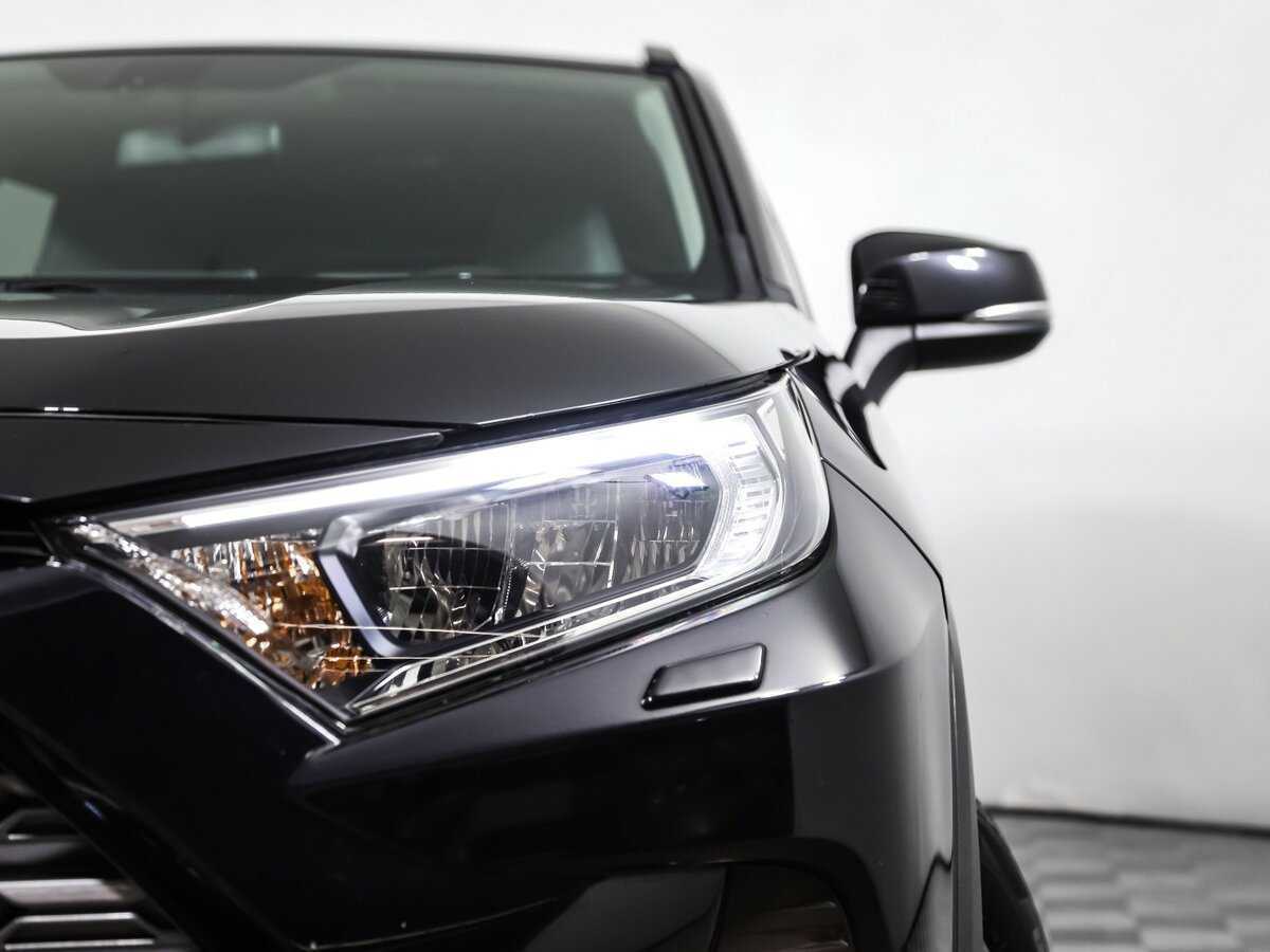 Toyota RAV4 с пробегом — 2020 год. Фото: #13