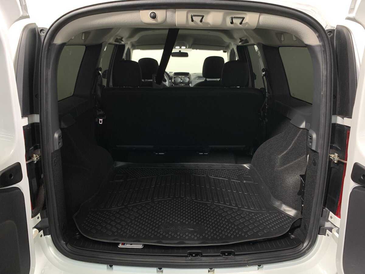 Lada (ВАЗ) Largus с пробегом — 2024 год. Фото: #17