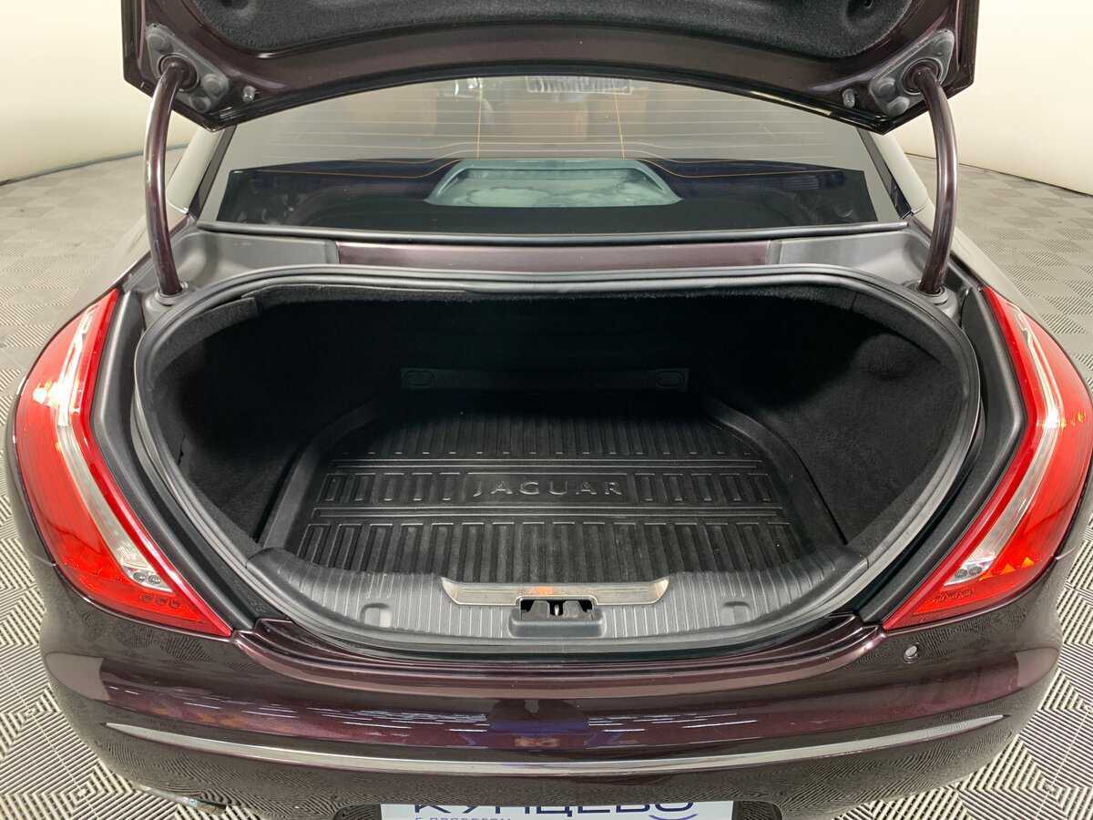 Jaguar XJ с пробегом — 2012 год. Фото: #20