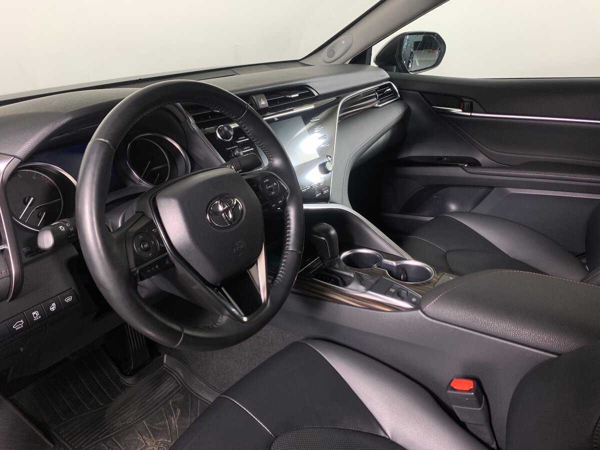 Toyota Camry с пробегом — 2020 год. Фото: #11