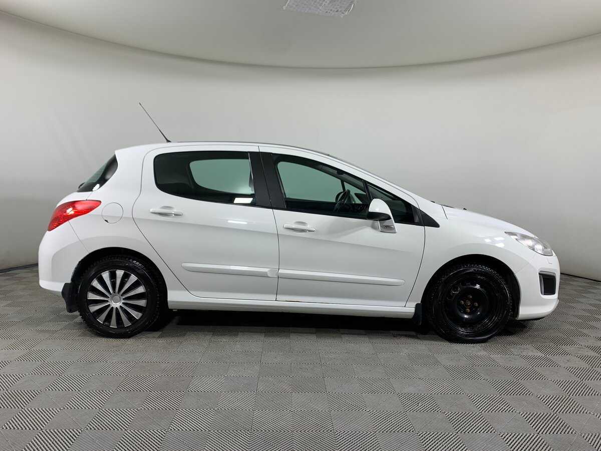 Peugeot 308 с пробегом — 2012 год. Фото: #3