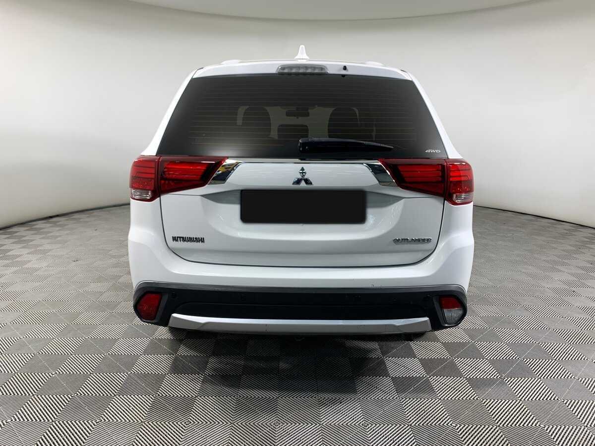 Mitsubishi Outlander с пробегом — 2017 год. Фото: #5
