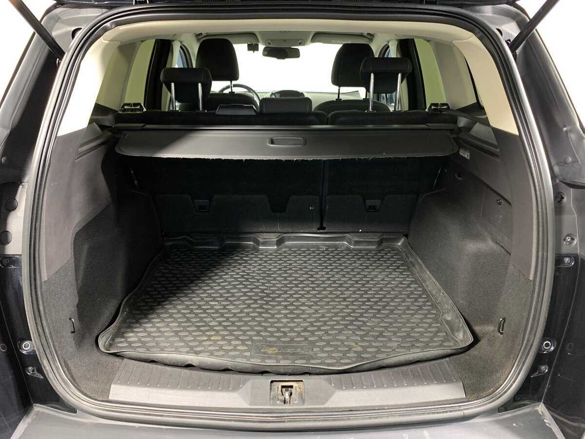 Ford Kuga с пробегом — 2015 год. Фото: #18